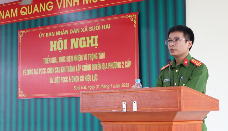 UBND xã Suối Hai tổ chức Hội nghị triển khai thực hiện nhiệm vụ PCCC và CNCH theo Luật mới- Ảnh 2.
