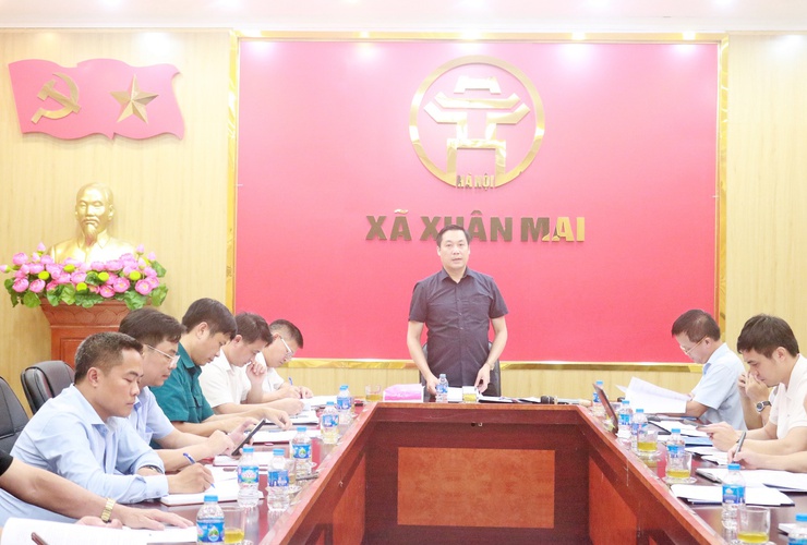 Đồng chí Chủ tịch UBND xã Xuân Mai Nguyễn Anh Đức chủ trì hội nghị chuẩn bị các điều kiện tổ chức lễ phát động phong trào thi đua “Sáng - Xanh - Sạch - Đẹp”- Ảnh 1.