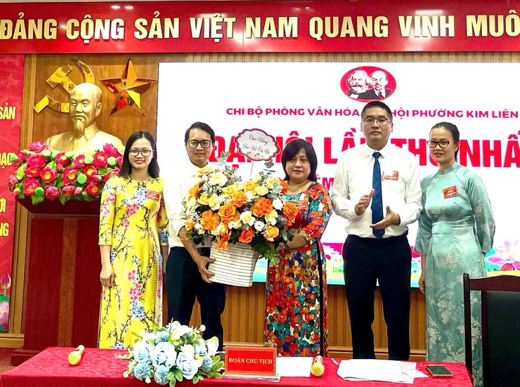 ĐẠI HỘI CÁC CHI BỘ TRỰC THUỘC ĐẢNG BỘ CÁC CƠ QUAN ĐẢNG, CÁC CHI BỘ TRỰC THUỘC ĐẢNG BỘ ỦY BAN NHÂN DÂN PHƯỜNG KIM LIÊN- Ảnh 9.