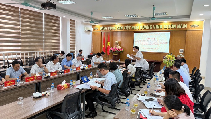 Đảng uỷ phường Xuân Phương tổ chức lấy ý kiến góp ý vào văn kiện Đại hội đại biểu Đảng bộ phường lần thứ I, nhiệm kỳ 2025-2030- Ảnh 1.