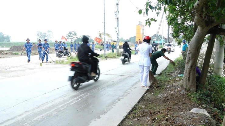 Bình Minh tổ chức phát động ra quân tổng vệ sinh môi trường  góp phần tạo cảnh quan môi trường “ Sáng- xanh- sạch- đẹp”- Ảnh 11.