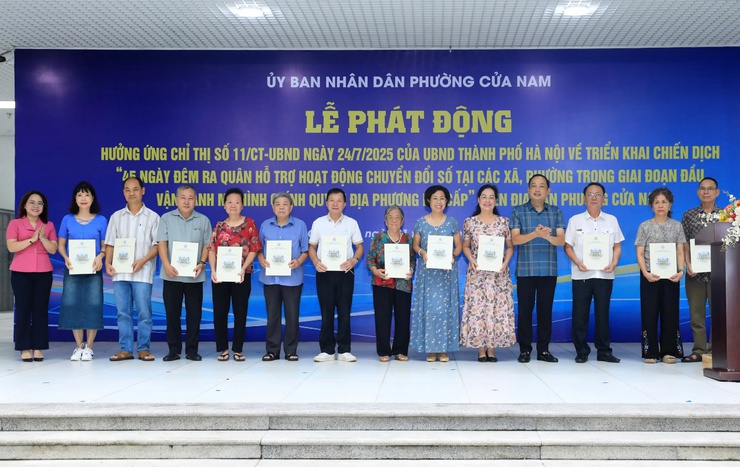 PHƯỜNG CỬA NAM PHÁT ĐỘNG CHIẾN DỊCH “45 NGÀY ĐÊM RA QUÂN” CHUYỂN ĐỔI SỐ
- Ảnh 2.