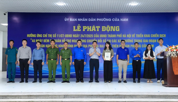 PHƯỜNG CỬA NAM PHÁT ĐỘNG CHIẾN DỊCH “45 NGÀY ĐÊM RA QUÂN” CHUYỂN ĐỔI SỐ
- Ảnh 4.