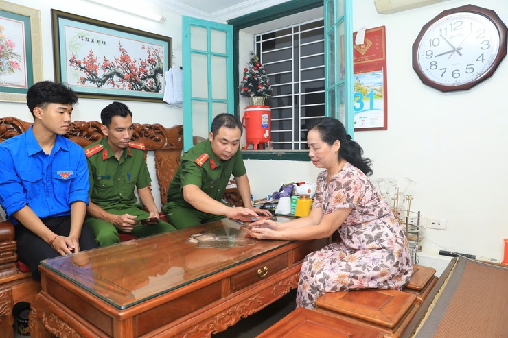 PHƯỜNG CỬA NAM PHÁT ĐỘNG CHIẾN DỊCH “45 NGÀY ĐÊM RA QUÂN” CHUYỂN ĐỔI SỐ
- Ảnh 9.