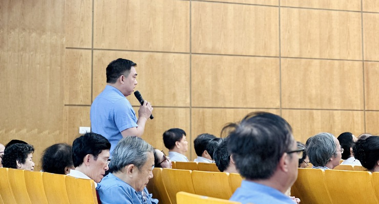 Đại biểu HĐND thành phố tiếp xúc cử tri sau kỳ họp thứ 25 tại phường Ngọc Hà- Ảnh 2.