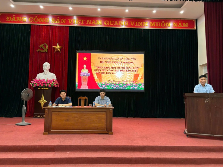 UBND XÃ HỒNG VÂN TỔ CHỨC HỘI NGHỊ ĐÁNH GIÁ CÔNG TÁC THÁNG 7 – THÁNG ĐẦU TIÊN THỰC HIỆN MÔ HÌNH CHÍNH QUYỀN ĐỊA PHƯƠNG 2 CẤP- Ảnh 3.