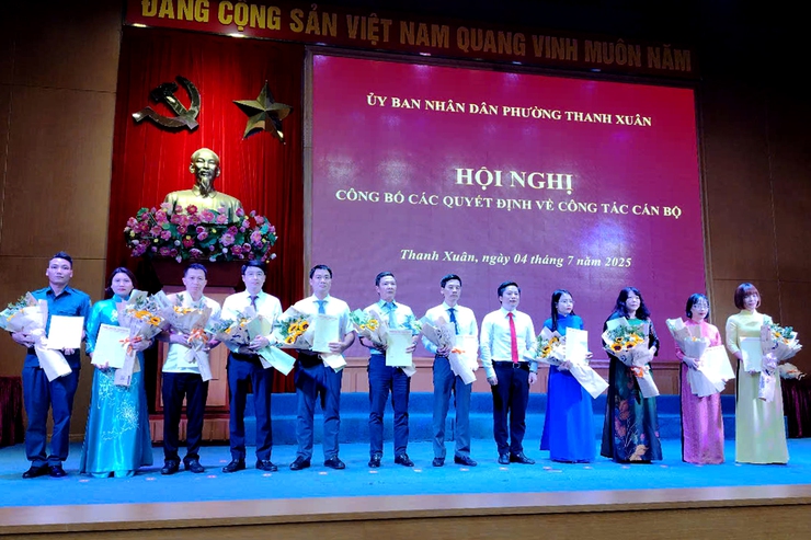 Phường Thanh Xuân công bố các quyết định quan trọng về tổ chức bộ máy và công tác cán bộ- Ảnh 4.