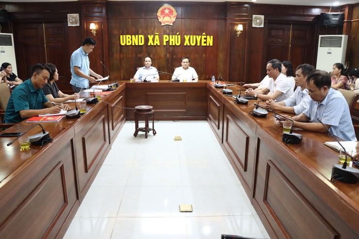 Hội nghị Công bố và trao Quyết định bổ nhiệm cán bộ Ban Chỉ huy quân sự và Trạm trưởng Trạm Y tế xã- Ảnh 1.