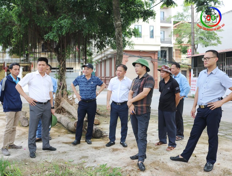 Chủ tịch UBND xã Quốc Oai Nguyễn Trung Thành kiểm tra, tháo gỡ khó khăn trong công tác GPMB phục vụ Dự án xây dựng Hạ tầng kỹ thuật khu Đất dịch vụ nhà ở Sài Sơn- Ảnh 3.