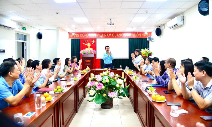 Đoàn Đảng ủy phường Hoàn Kiếm làm việc với Ủy ban MTTQ Việt Nam phường và Trung tâm Chính trị khu vực Hoàn Kiếm- Ảnh 1.