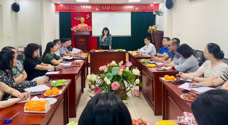 Hội nghị giao ban cơ quan Ủy ban MTTQ Việt Nam phường Hoàn Kiếm: Khởi đầu mới, quyết tâm mới- Ảnh 1.