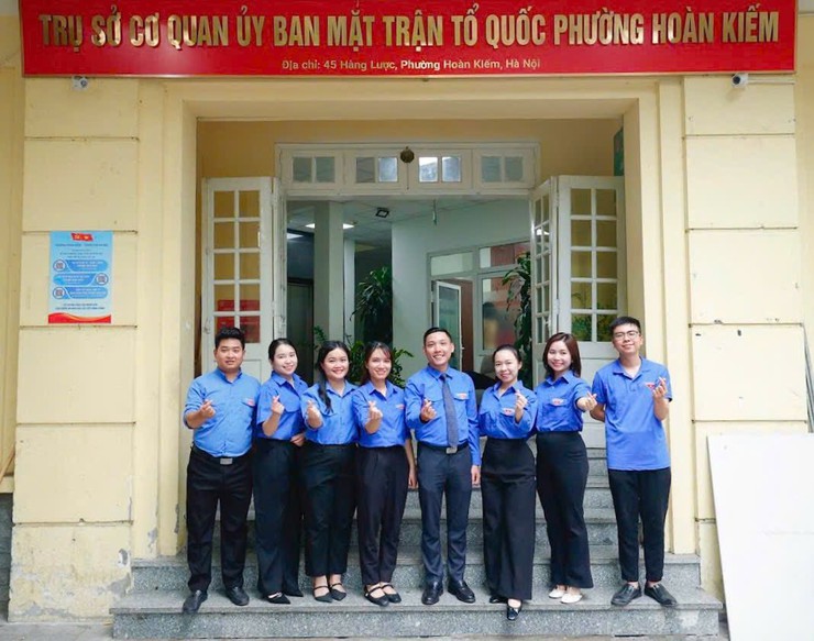 Lễ treo biển Cơ quan Ủy ban MTTQ Việt Nam phường Hoàn Kiếm- Ảnh 5.