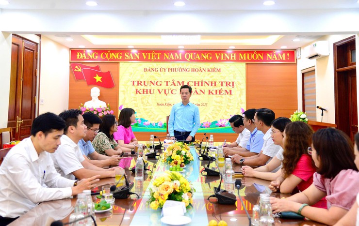Đoàn Đảng ủy phường Hoàn Kiếm làm việc với Ủy ban MTTQ Việt Nam phường và Trung tâm Chính trị khu vực Hoàn Kiếm- Ảnh 5.