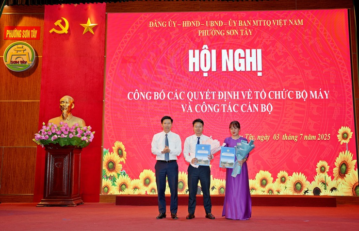 Phường Sơn Tây công bố các quyết định về tổ chức bộ máy và công tác cán bộ- Ảnh 4.