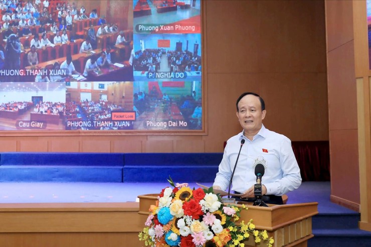 Đại biểu Quốc hội tiếp xúc cử tri sau kỳ họp thứ chín Quốc hội khóa XV
- Ảnh 5.