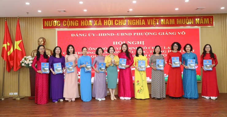 Phường Giảng Võ: Hoàn thành công tác tổ chức bộ máy và nhân sự- Ảnh 1.