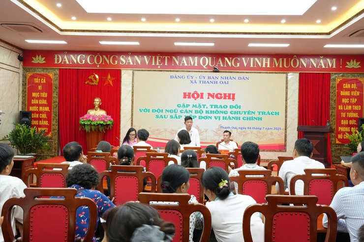 XÃ THANH OAI: GẶP MẶT, TRAO ĐỔI VỚI ĐỘI NGŨ CÁN BỘ KHÔNG CHUYÊN TRÁCH SAU SẮP XẾP ĐƠN VỊ HÀNH CHÍNH- Ảnh 1.