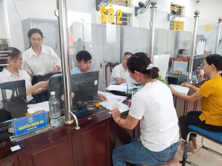 Sự hài lòng của công dân khi đến với điểm phục vụ hành chính công Phúc Lộc sau sáp nhập chính quyền địa phương 2 cấp- Ảnh 2.