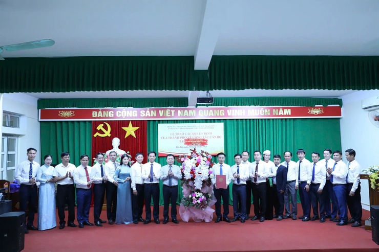 Hà Nội: Chỉ định các chức danh Chủ tịch, Phó Chủ tịch Ủy ban nhân dân xã Yên Bài, nhiệm kỳ 2021 - 2026- Ảnh 1.