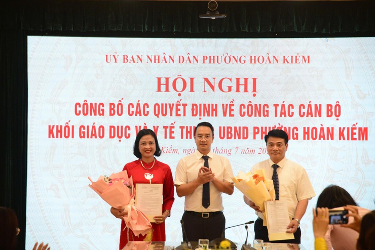 Phường Hoàn Kiếm kiện toàn đội ngũ cán bộ quản lý chủ chốt khối Giáo dục và Y tế- Ảnh 8.