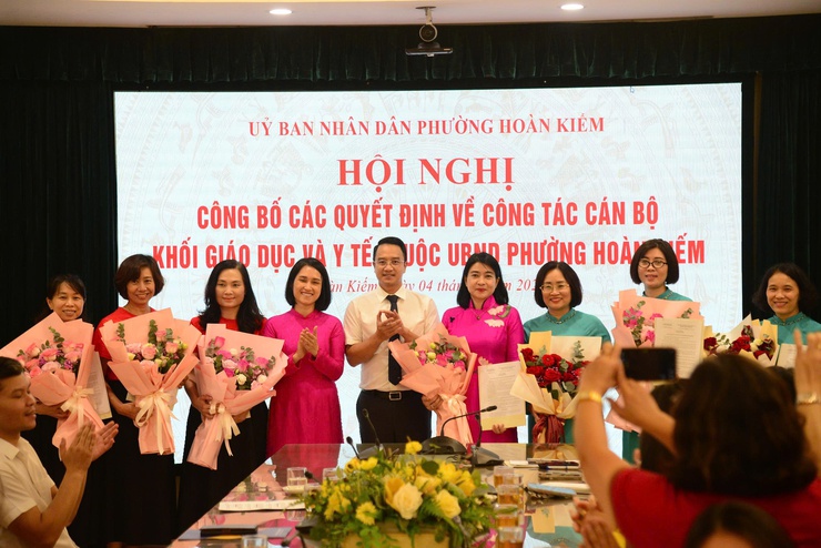 Phường Hoàn Kiếm kiện toàn đội ngũ cán bộ quản lý chủ chốt khối Giáo dục và Y tế- Ảnh 6.
