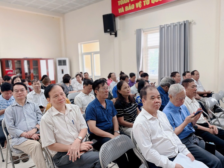 Hơn 200 cử tri phường Tương Mai dự hội nghị trực tuyến đại biểu Quốc hội thành phố Hà Nội - Đơn vị bầu cử số 4 tiếp xúc với cử tri sau kỳ họp thứ 9, Quốc hội khóa XV.- Ảnh 10.