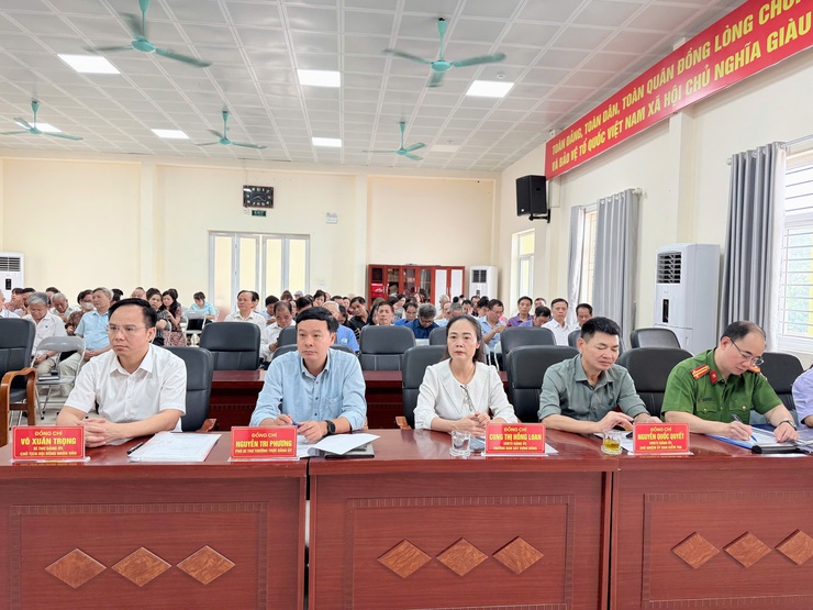 Hơn 200 cử tri phường Tương Mai dự hội nghị trực tuyến đại biểu Quốc hội thành phố Hà Nội - Đơn vị bầu cử số 4 tiếp xúc với cử tri sau kỳ họp thứ 9, Quốc hội khóa XV.- Ảnh 1.