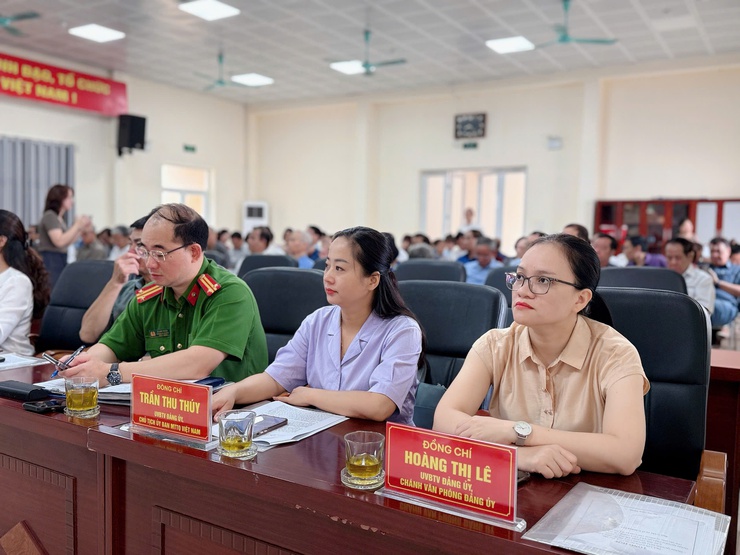 Hơn 200 cử tri phường Tương Mai dự hội nghị trực tuyến đại biểu Quốc hội thành phố Hà Nội - Đơn vị bầu cử số 4 tiếp xúc với cử tri sau kỳ họp thứ 9, Quốc hội khóa XV.- Ảnh 5.