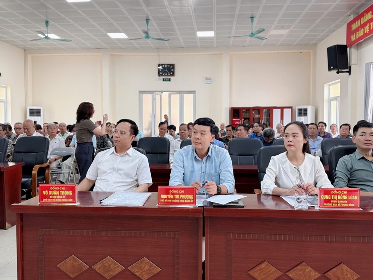 Hơn 200 cử tri phường Tương Mai dự hội nghị trực tuyến đại biểu Quốc hội thành phố Hà Nội - Đơn vị bầu cử số 4 tiếp xúc với cử tri sau kỳ họp thứ 9, Quốc hội khóa XV.- Ảnh 2.