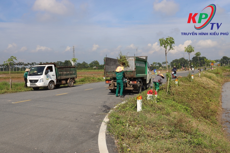 UBND xã Kiều Phú phối hợp ra quân tổng vệ sinh môi trường, xây dựng khu dân cư sáng – xanh – sạch – đẹp- Ảnh 3.