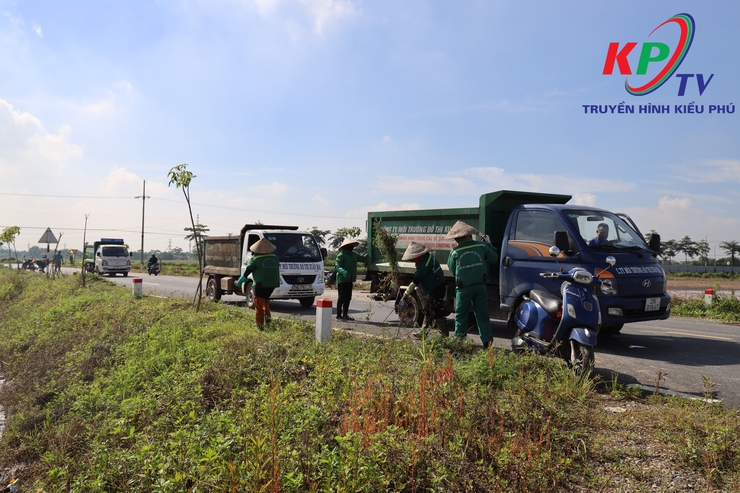 UBND xã Kiều Phú phối hợp ra quân tổng vệ sinh môi trường, xây dựng khu dân cư sáng – xanh – sạch – đẹp- Ảnh 2.