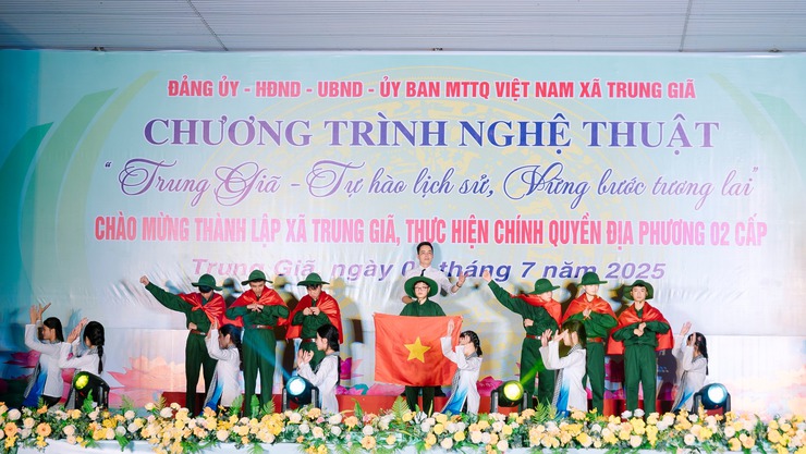 CHƯƠNG TRÌNH NGHỆ THUẬT CHÀO MỪNG THÀNH LẬP XÃ TRUNG GIÃ- Ảnh 1.