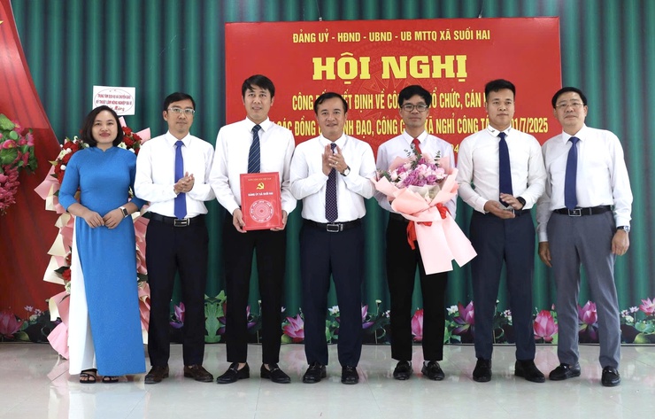Xã Suối Hai công bố các Quyết định về thành lập các cơ quan, bổ nhiệm cán bộ- Ảnh 3.