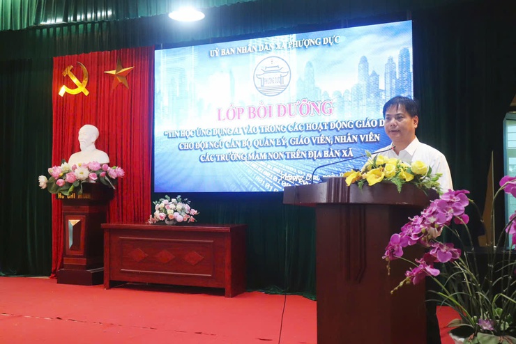 LỚP BỒI DƯỠNG "TIN HỌC ỨNG DỤNG AI TRONG HOẠT ĐỘNG GIÁO DỤC" TRÊN ĐỊA BÀN XÃ PHƯỢNG DỰC- Ảnh 1.