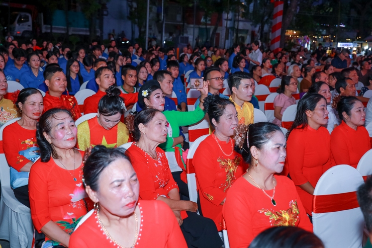 XÃ THƯ LÂM  TỔ CHỨC CHƯƠNG TRÌNH NGHỆ THUẬT VỚI CHỦ ĐỀ “SÁNG MÃI NIỀM TIN THEO ĐẢNG” CHÀO MỪNG NGÀY THÀNH LẬP XÃ THƯ LÂM, NGÀY 01/7/2025.- Ảnh 11.