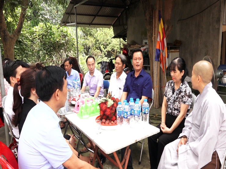 Các đồng chí lãnh đạo xã Hương Sơn thăm các cơ sở tôn giáo trên địa bàn- Ảnh 3.