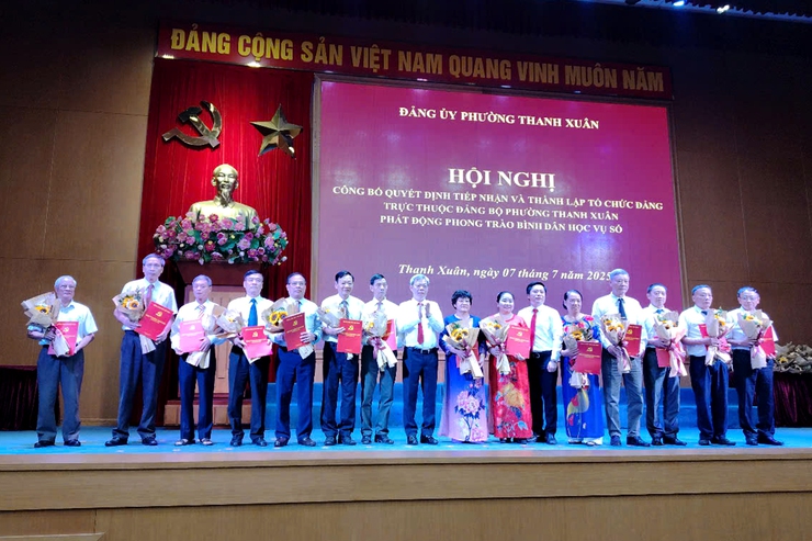 Hội nghị công bố quyết định tiếp nhận và thành lập tổ chức Đảng trực thuộc, phát động phong trào “Bình dân học vụ số”- Ảnh 6.