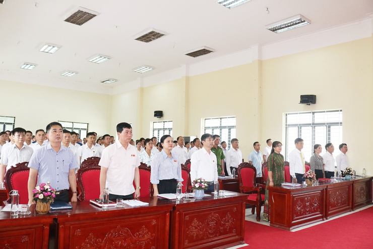 Xã Hòa Phú: Tổ chức Kỳ họp thứ Hai HĐND xã Khóa I, nhiệm kỳ 2021-2026

- Ảnh 1.
