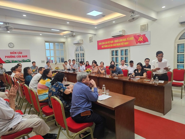 CỬ TRI HÀ NỘI: CUỘC CÁCH MẠNG TINH GỌN TỔ CHỨC BỘ MÁY MANG LẠI LỢI ÍCH RẤT LỚN- Ảnh 4.