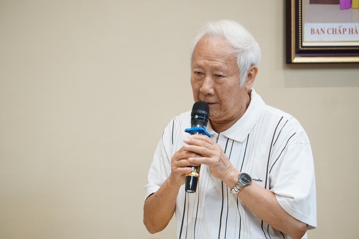 BÍ THƯ ĐẢNG ỦY PHƯỜNG CỬA NAM DỰ SINH HOẠT CHI BỘ TẠI TỔ DÂN PHỐ: TRỰC TIẾP LẮNG NGHE Ý KIẾN CỦA CÁN BỘ, ĐẢNG VIÊN- Ảnh 4.