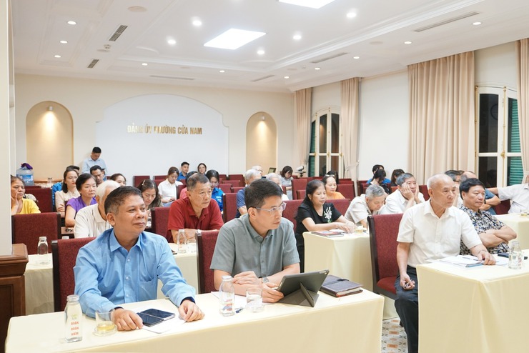 BÍ THƯ ĐẢNG ỦY PHƯỜNG CỬA NAM DỰ SINH HOẠT CHI BỘ TẠI TỔ DÂN PHỐ: TRỰC TIẾP LẮNG NGHE Ý KIẾN CỦA CÁN BỘ, ĐẢNG VIÊN- Ảnh 3.