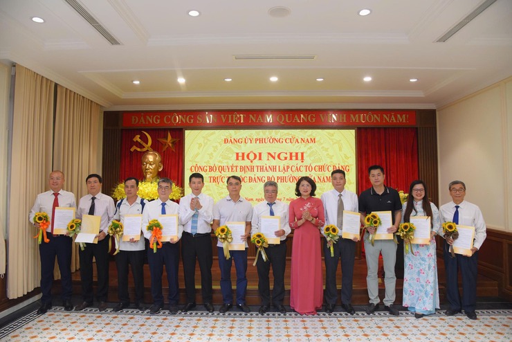 CÔNG BỐ QUYẾT ĐỊNH THÀNH LẬP 83 TỔ CHỨC CƠ SỞ ĐẢNG THUỘC ĐẢNG BỘ PHƯỜNG CỬA NAM- Ảnh 10.
