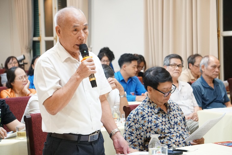 BÍ THƯ ĐẢNG ỦY PHƯỜNG CỬA NAM DỰ SINH HOẠT CHI BỘ TẠI TỔ DÂN PHỐ: TRỰC TIẾP LẮNG NGHE Ý KIẾN CỦA CÁN BỘ, ĐẢNG VIÊN- Ảnh 6.