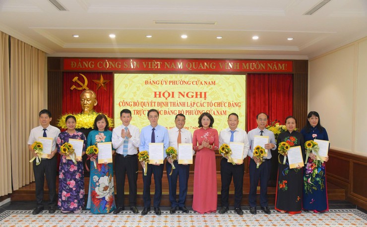 CÔNG BỐ QUYẾT ĐỊNH THÀNH LẬP 83 TỔ CHỨC CƠ SỞ ĐẢNG THUỘC ĐẢNG BỘ PHƯỜNG CỬA NAM- Ảnh 15.