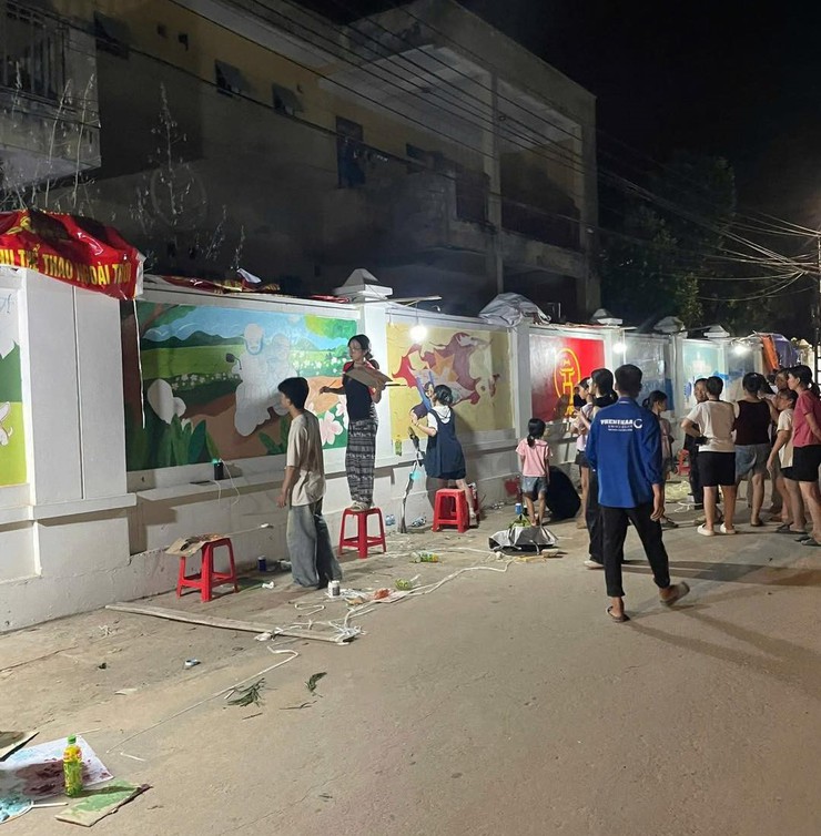 Đoàn Thanh niên xã Minh Châu khánh thành công trình tranh tường bích hoạ “Xanh – Văn minh – Hạnh phúc”- Ảnh 1.