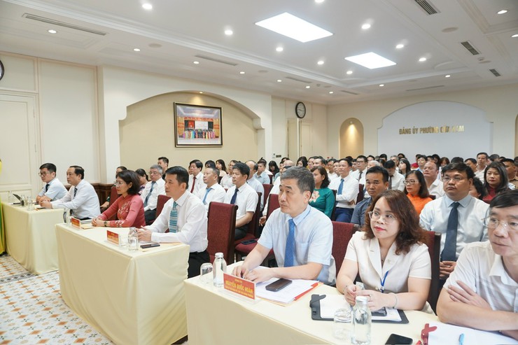 CÔNG BỐ QUYẾT ĐỊNH THÀNH LẬP 83 TỔ CHỨC CƠ SỞ ĐẢNG THUỘC ĐẢNG BỘ PHƯỜNG CỬA NAM- Ảnh 2.