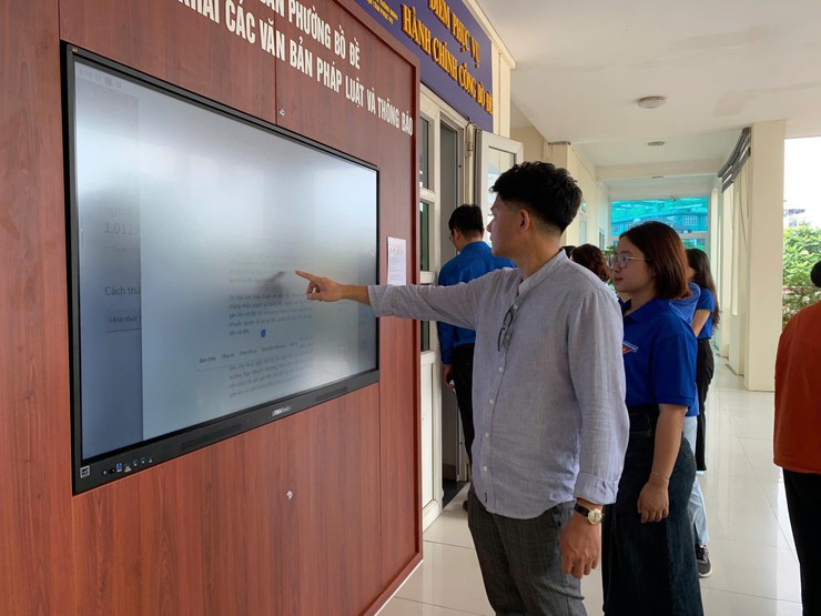 Tuổi trẻ phường Bồ Đề chung sức xây nền hành chính công thân thiện- Ảnh 2.