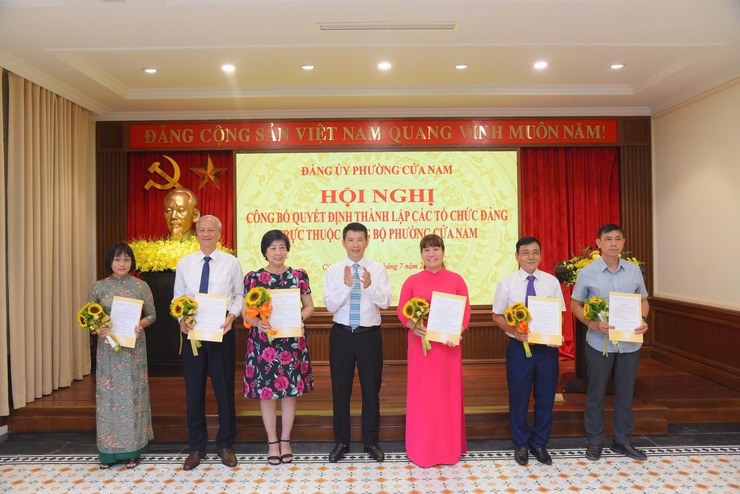 CÔNG BỐ QUYẾT ĐỊNH THÀNH LẬP 83 TỔ CHỨC CƠ SỞ ĐẢNG THUỘC ĐẢNG BỘ PHƯỜNG CỬA NAM- Ảnh 9.