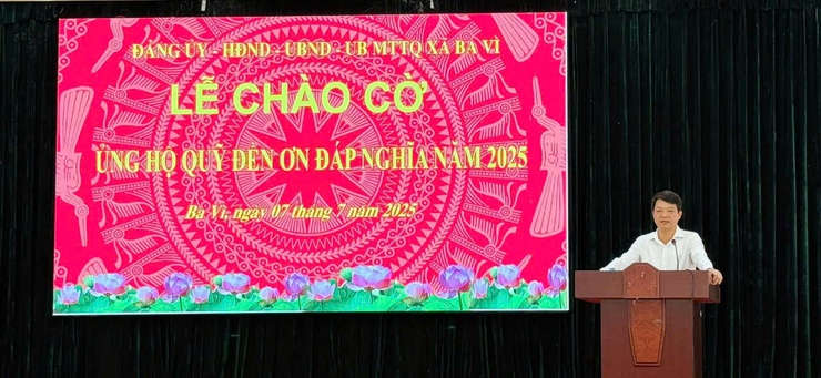 ĐẢNG ỦY - HĐND - UBND - UB MTTQ VIỆT NAM XÃ BA VÌ TỔ CHỨC LỄ CHÀO CỜ SÁNG THỨ 2 ĐẦU TUẦN VÀ KÊU GỌI ỦNG HỘ QUỸ ĐỀN ƠN ĐÁP NGHĨA NĂM 2025- Ảnh 1.