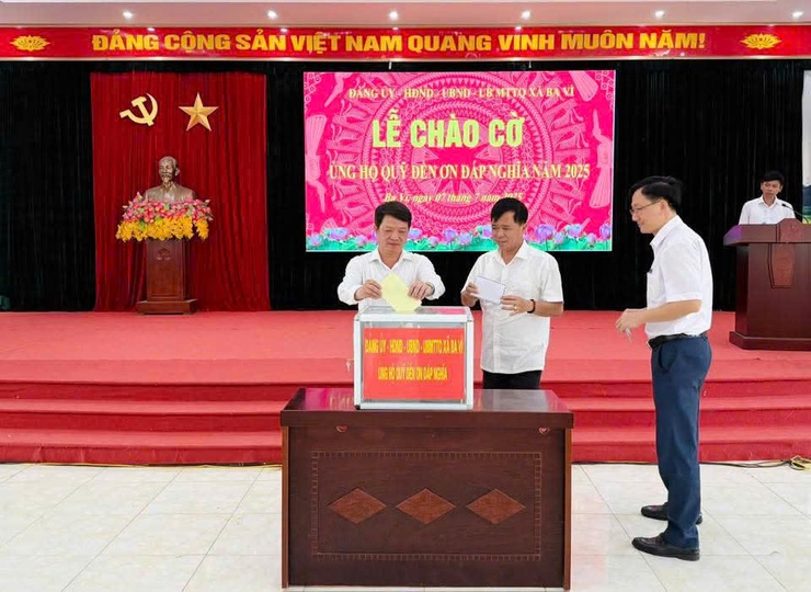 ĐẢNG ỦY - HĐND - UBND - UB MTTQ VIỆT NAM XÃ BA VÌ TỔ CHỨC LỄ CHÀO CỜ SÁNG THỨ 2 ĐẦU TUẦN VÀ KÊU GỌI ỦNG HỘ QUỸ ĐỀN ƠN ĐÁP NGHĨA NĂM 2025- Ảnh 3.